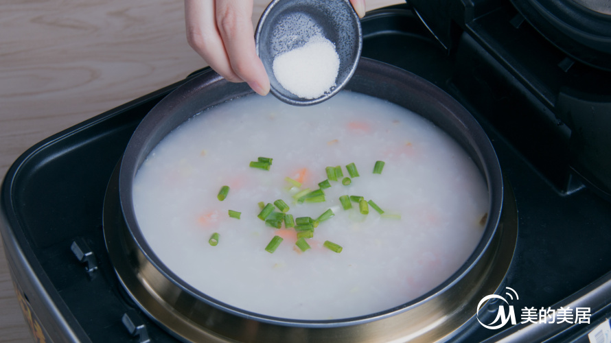 胡萝卜墨鱼粥