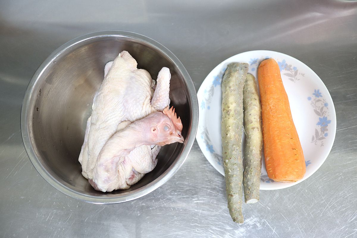 胡萝卜山药鸡汤