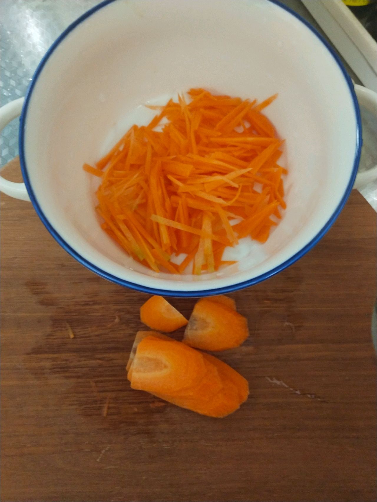 胡萝卜香葱鸡蛋饼