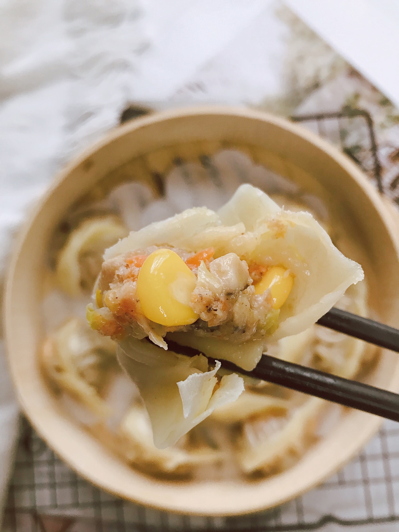 【胡萝卜玉米香菇蒸饺】