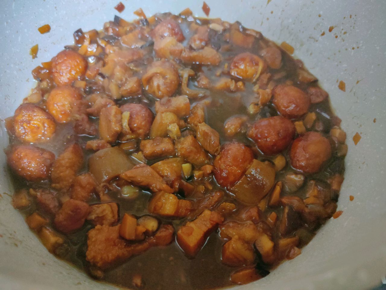 虎皮鹌鹑蛋卤肉饭