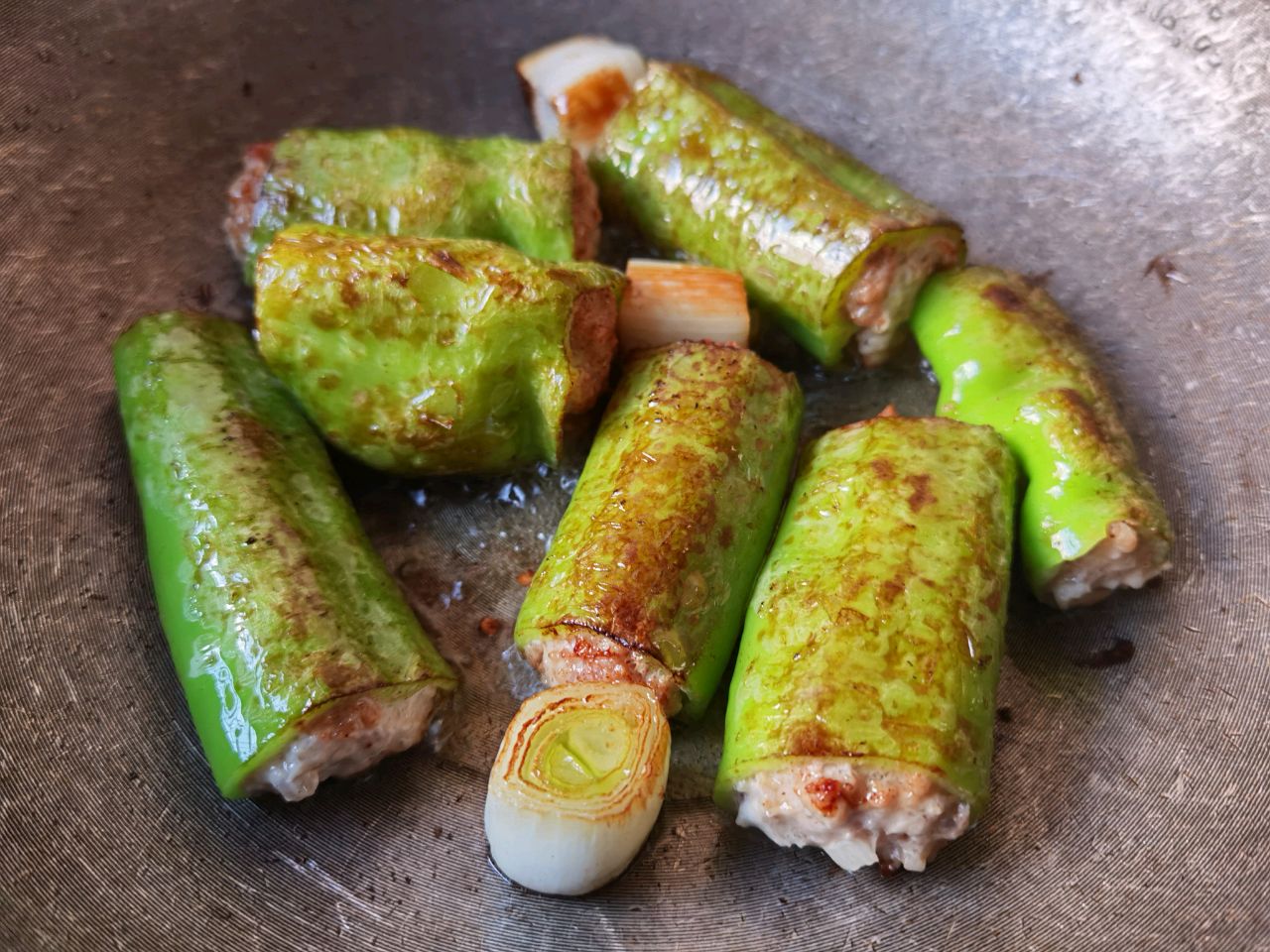 虎皮青椒塞肉