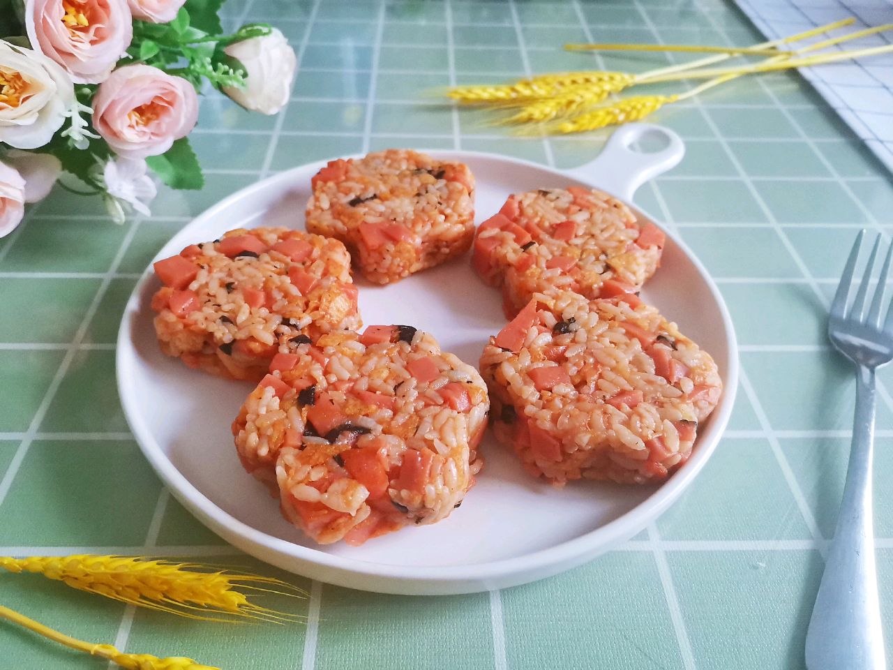 花朵午餐肉饭团