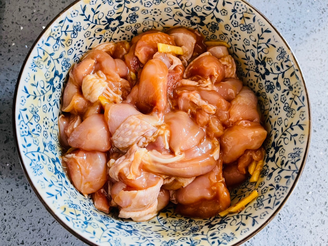 滑滑嫩嫩的耗油蒸鸡腿