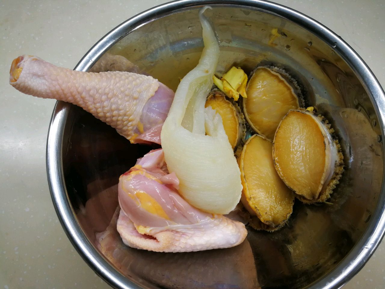 花胶鲍鱼炖鸡汤
