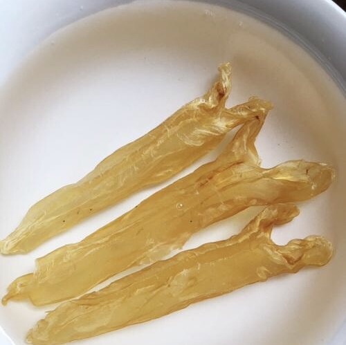 花胶炖鲜牛奶