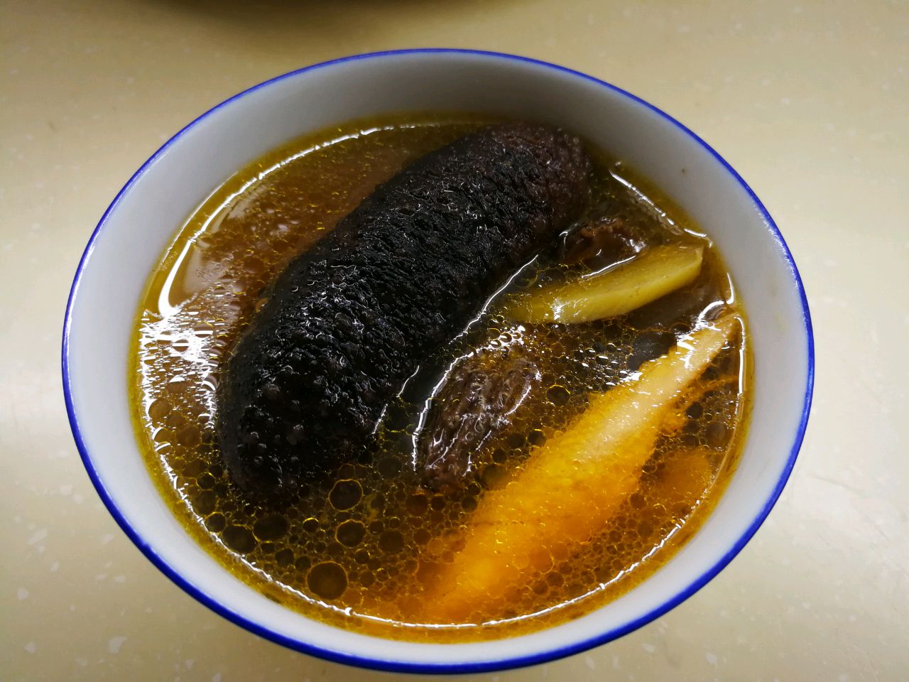 花胶海参羊肚菌炖鸡汤