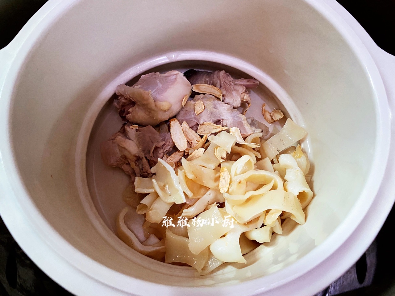 花胶鸡肉汤