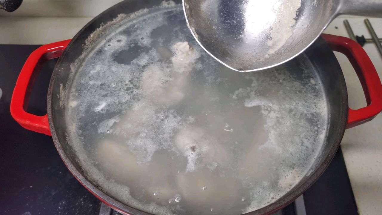 花胶螺片龙骨汤