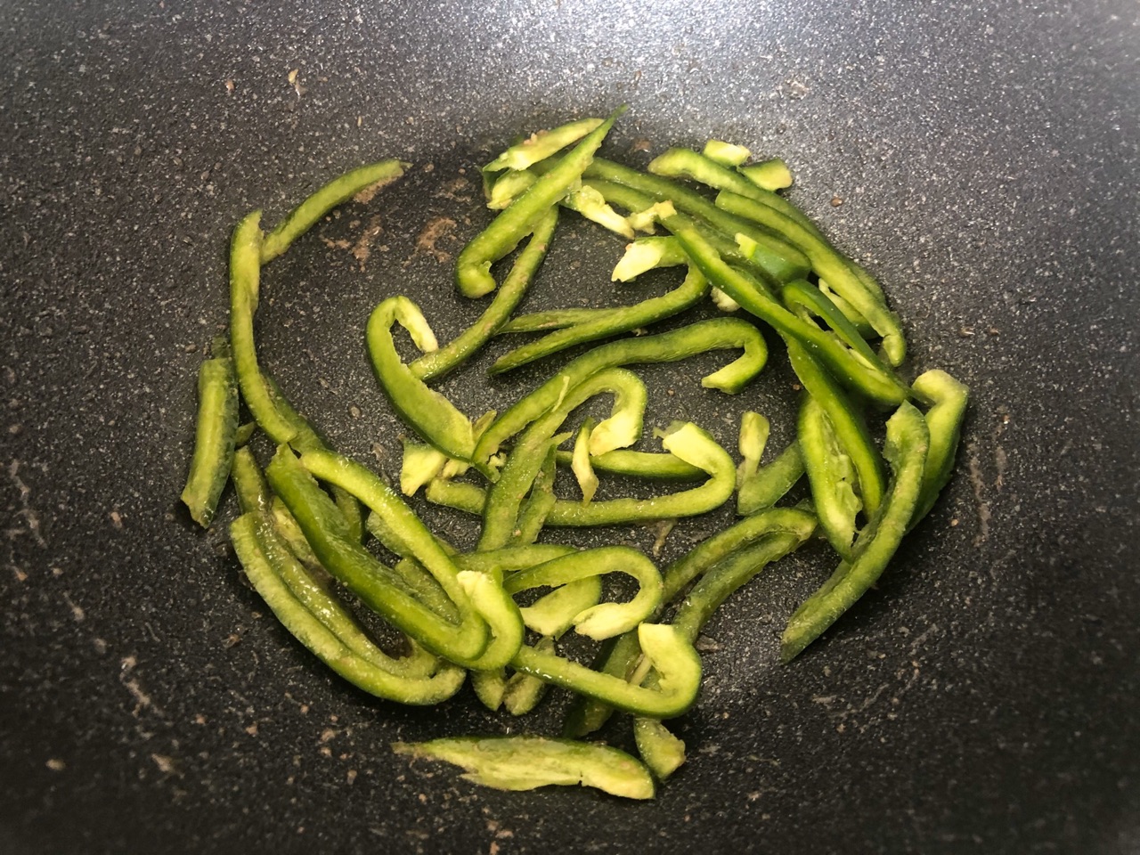 滑溜溜的青椒牛肉丝