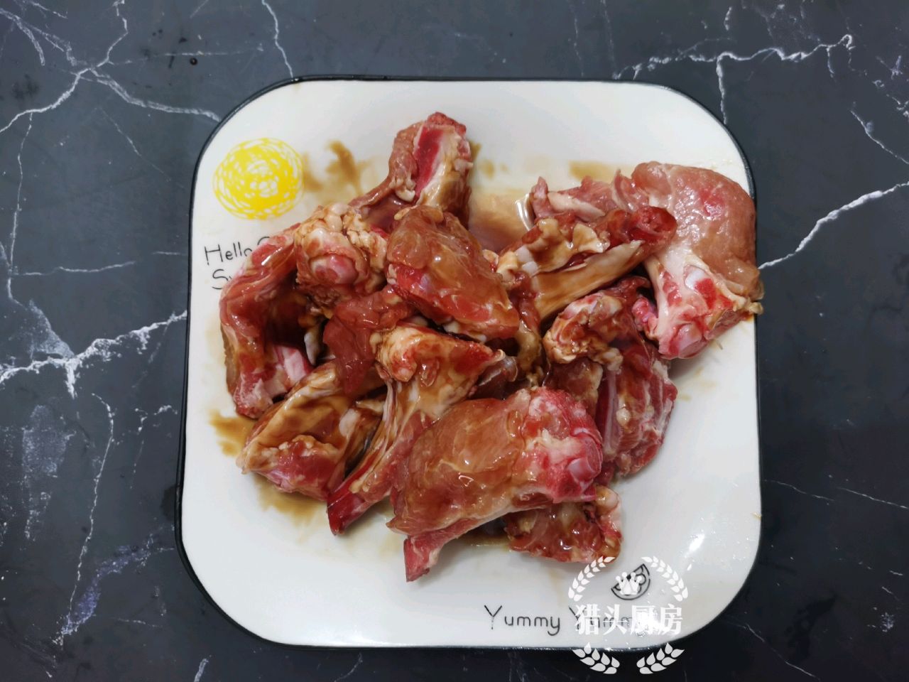 话梅酱排骨：酸甜可口饭之友