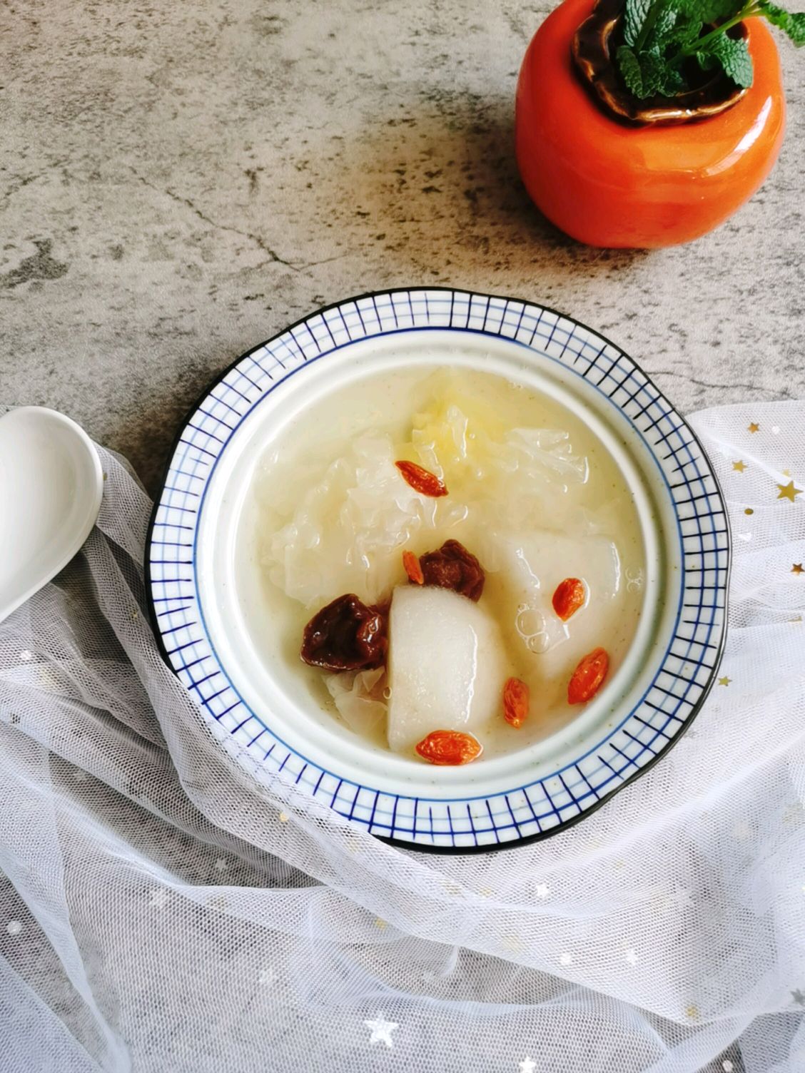 话梅银耳羹