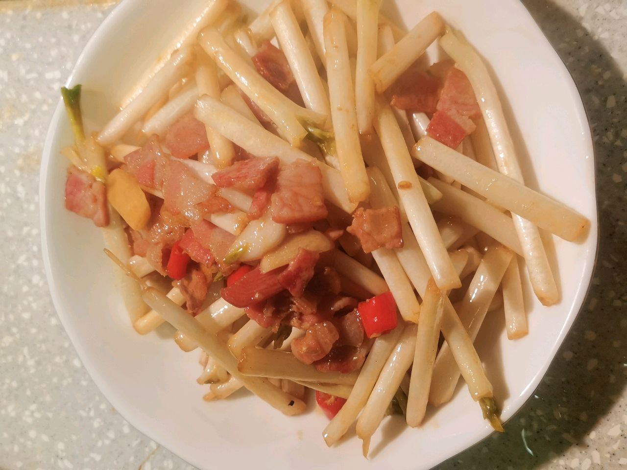花生苗炒培根