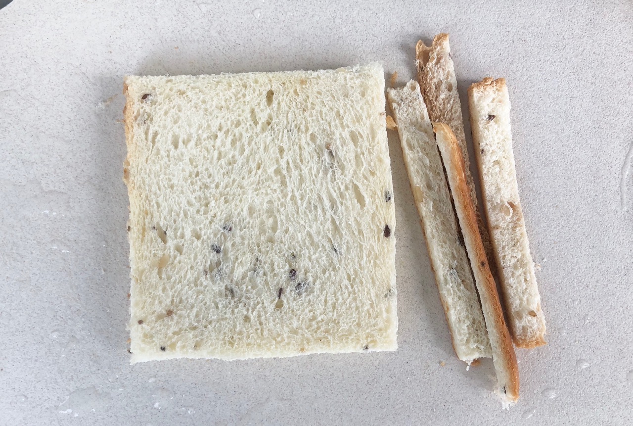 花样早餐之花生酱香肠鸡蛋吐司卷