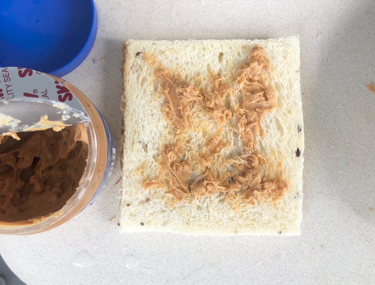 花样早餐之花生酱香肠鸡蛋吐司卷