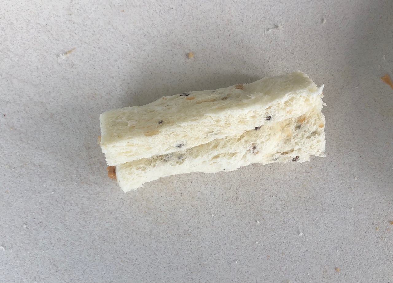 花样早餐之花生酱香肠鸡蛋吐司卷