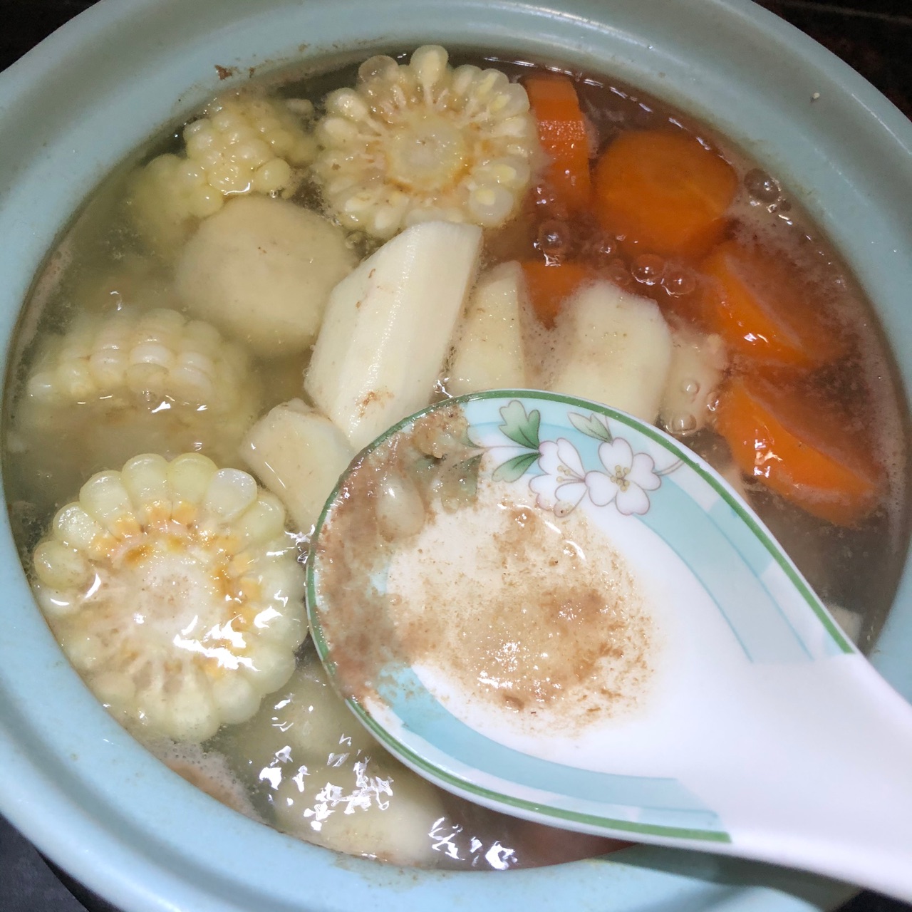 怀山玉米排骨汤