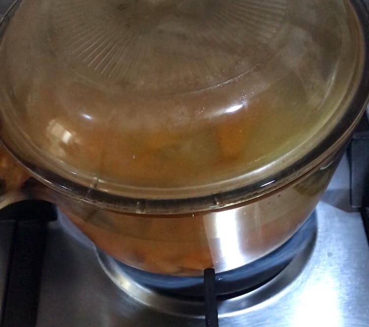 黄灿灿的南瓜小米养生粥