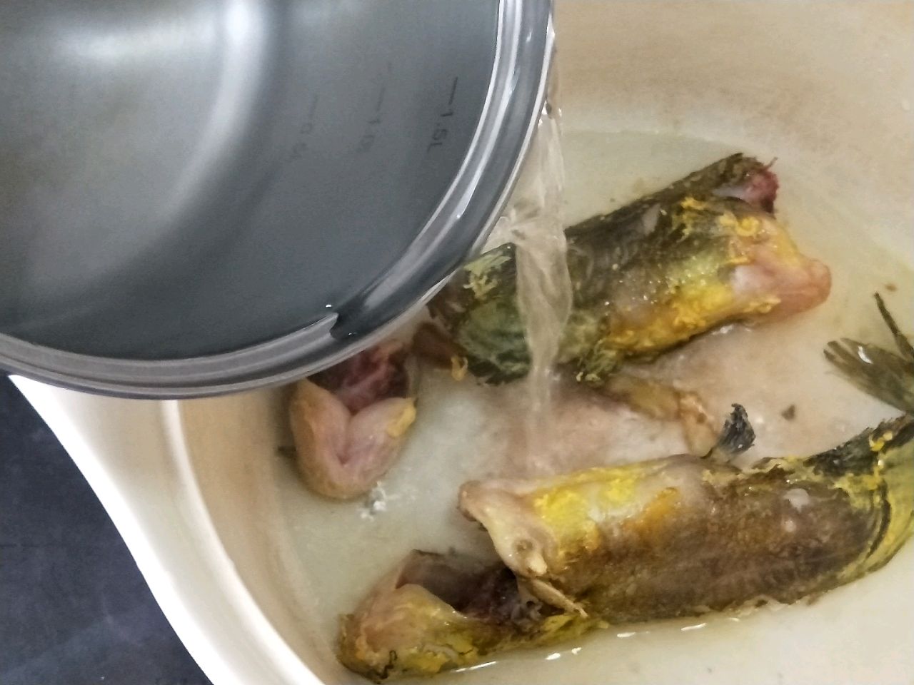 黄刺鱼豆腐汤