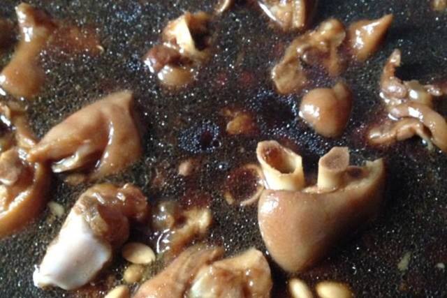 黄豆炖猪脚