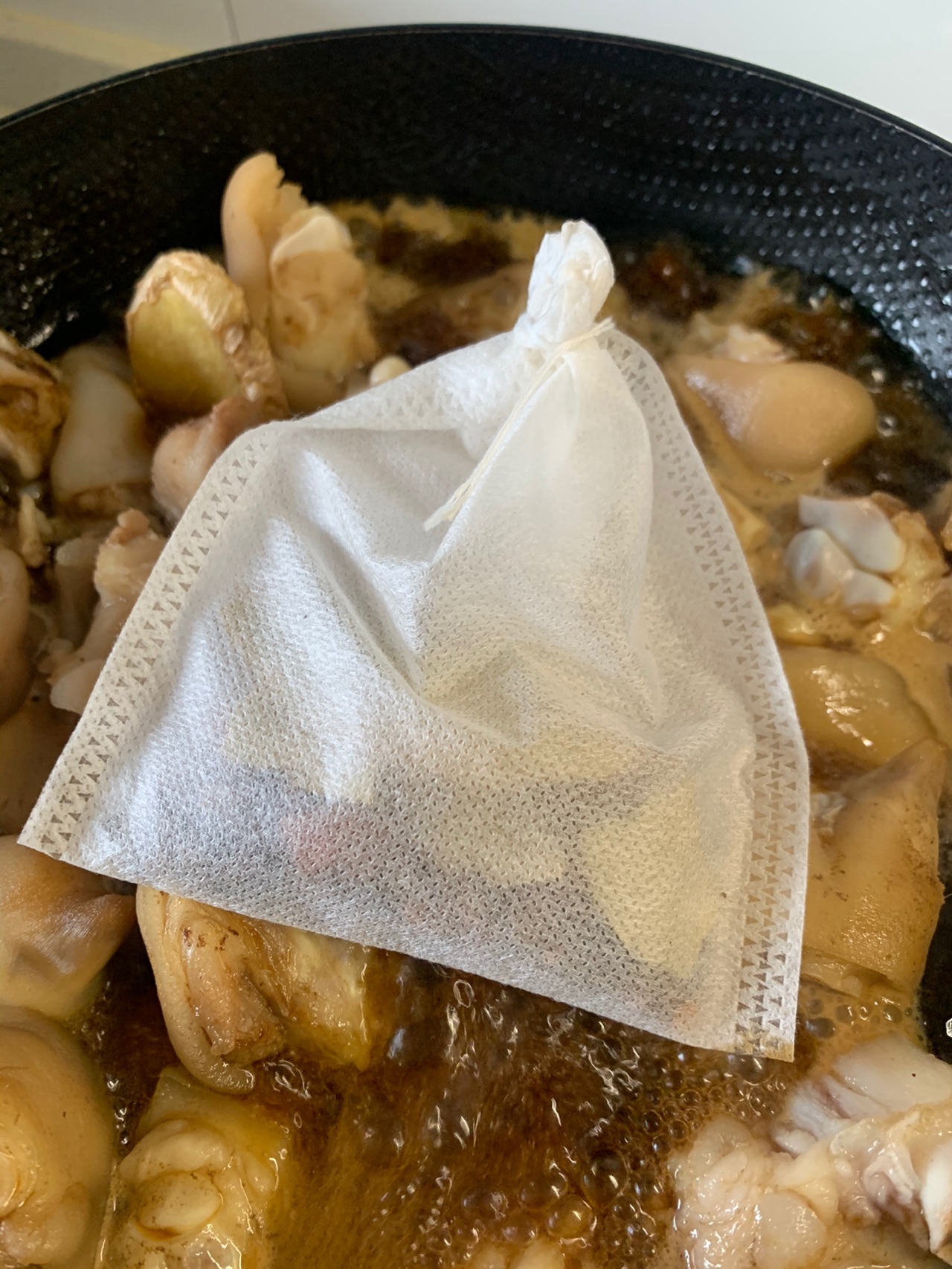 黄豆焖猪脚