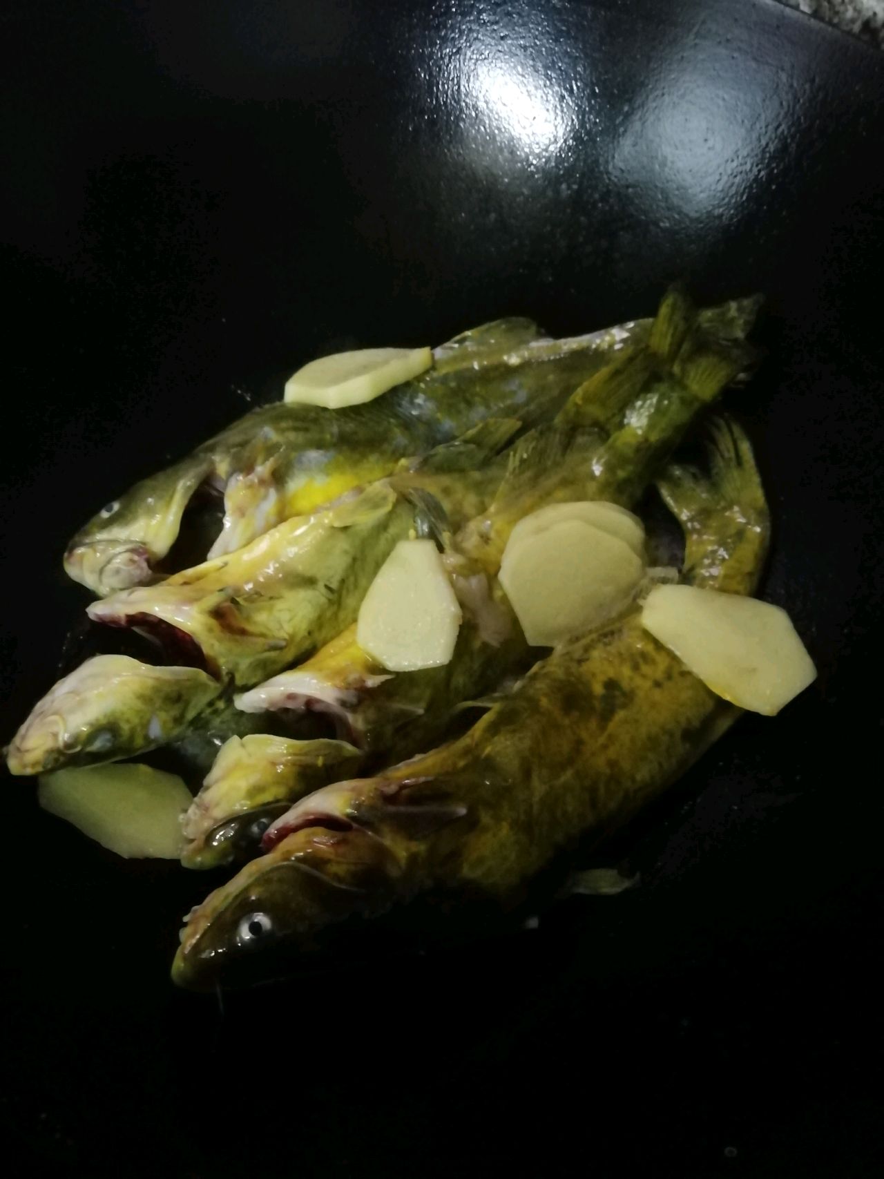 黄骨鱼汤这样炖最鲜美