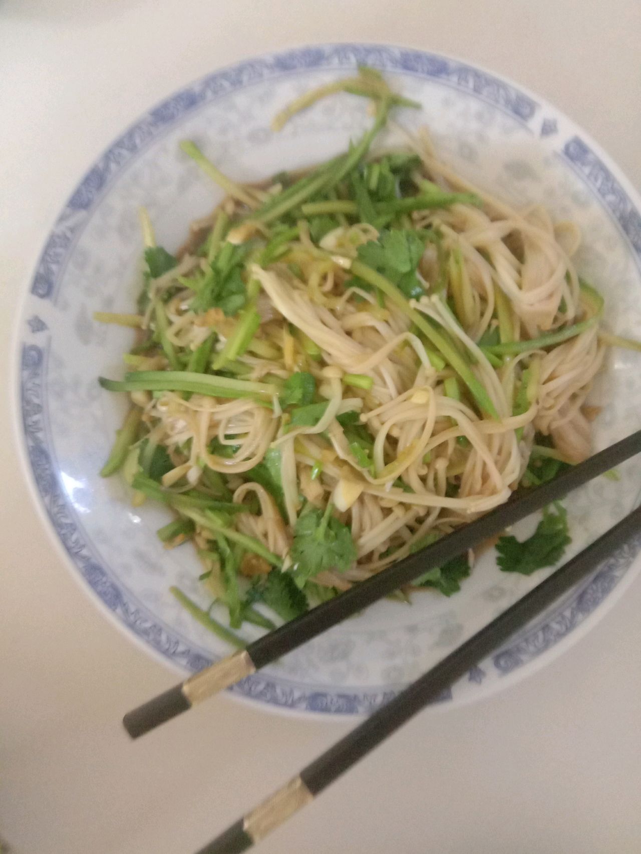 黄瓜拌金针菇