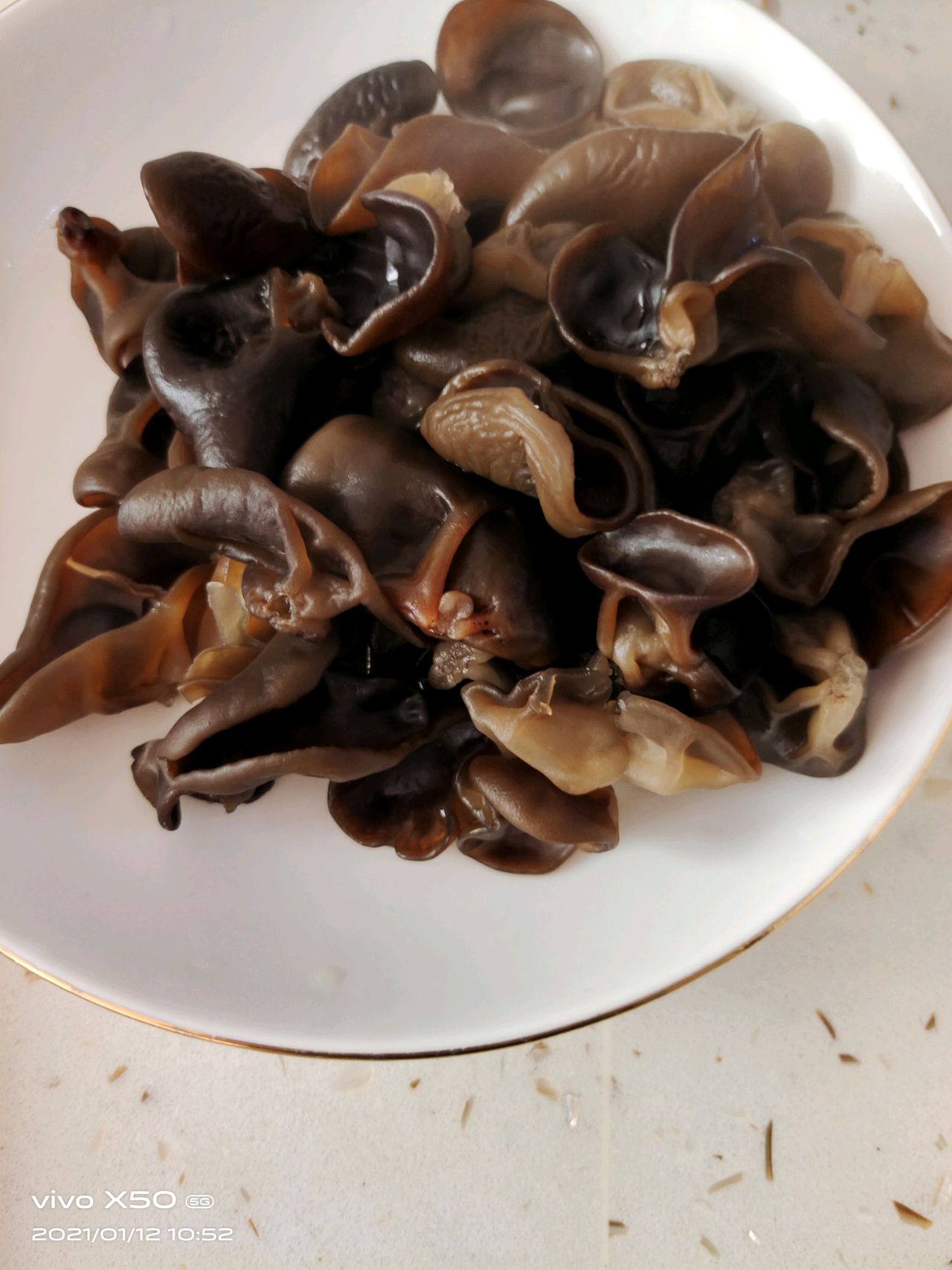 黄瓜拌木耳