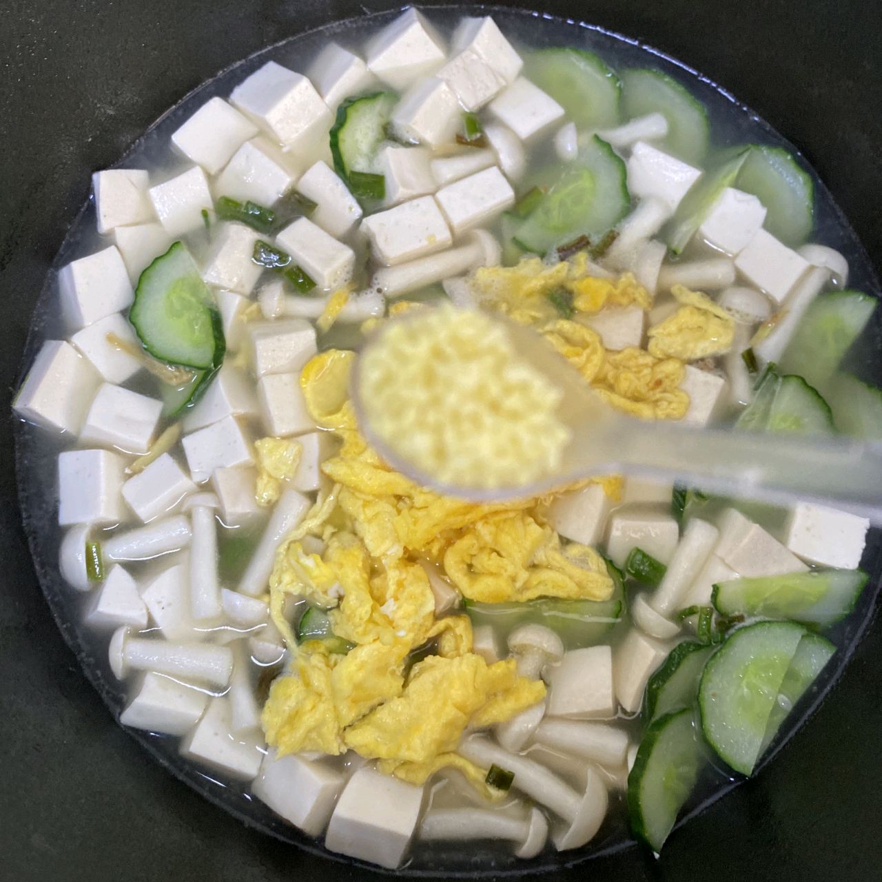 黄瓜菌菇鸡蛋汤