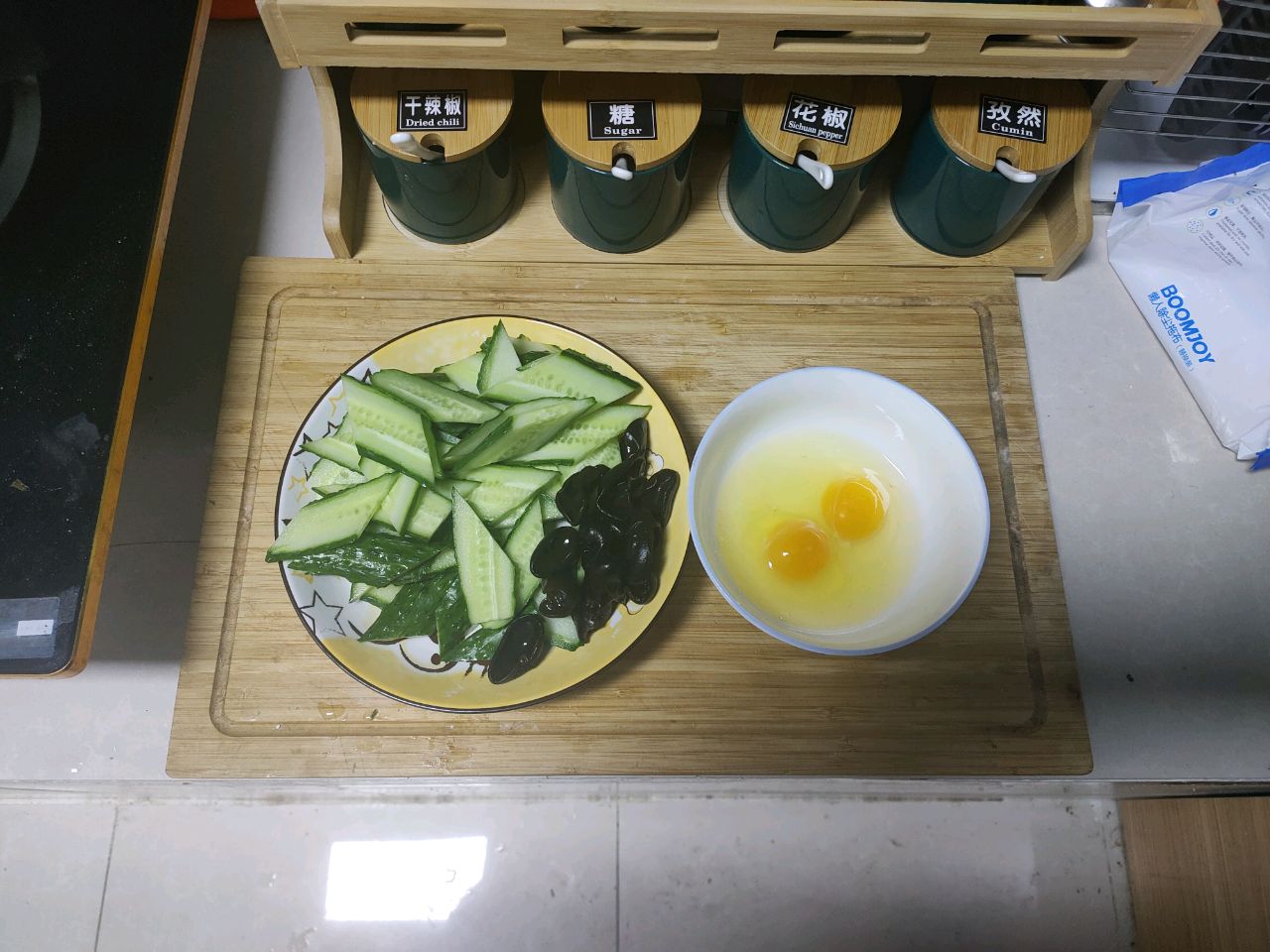 黄瓜木耳炒鸡蛋