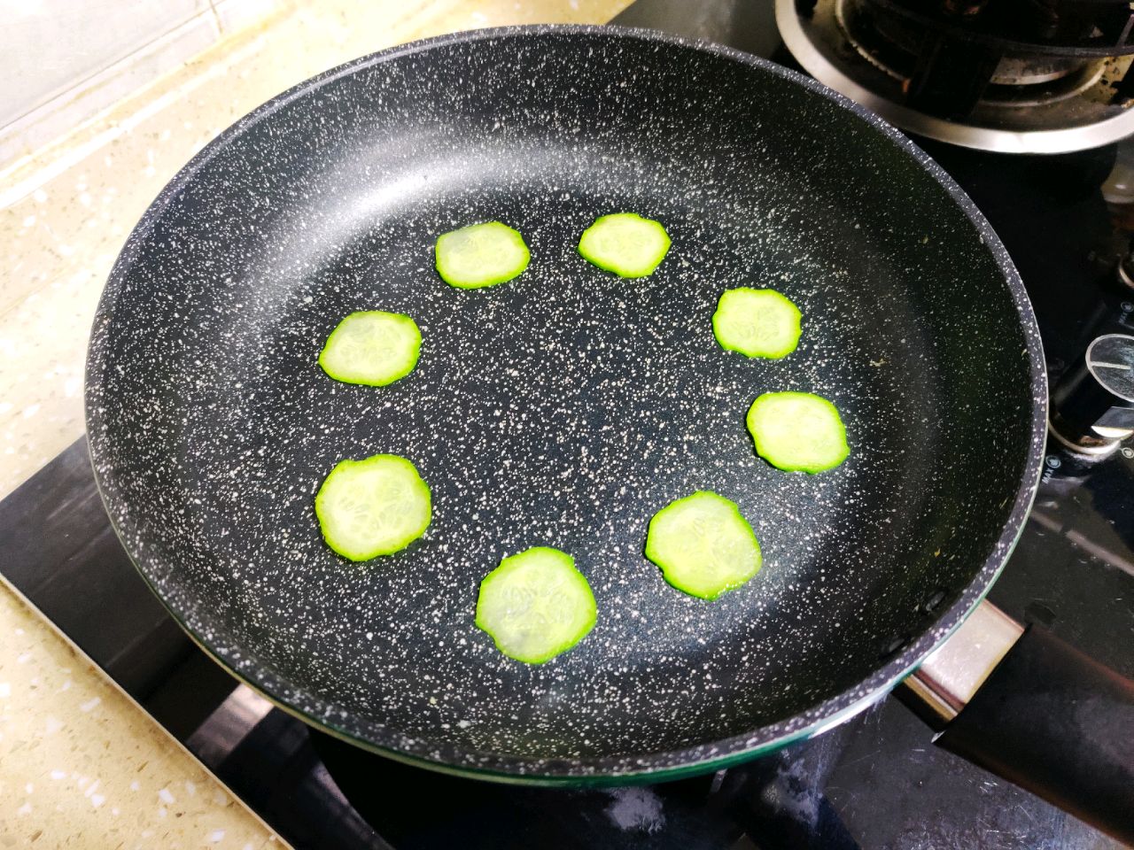 黄瓜贴面玉子烧