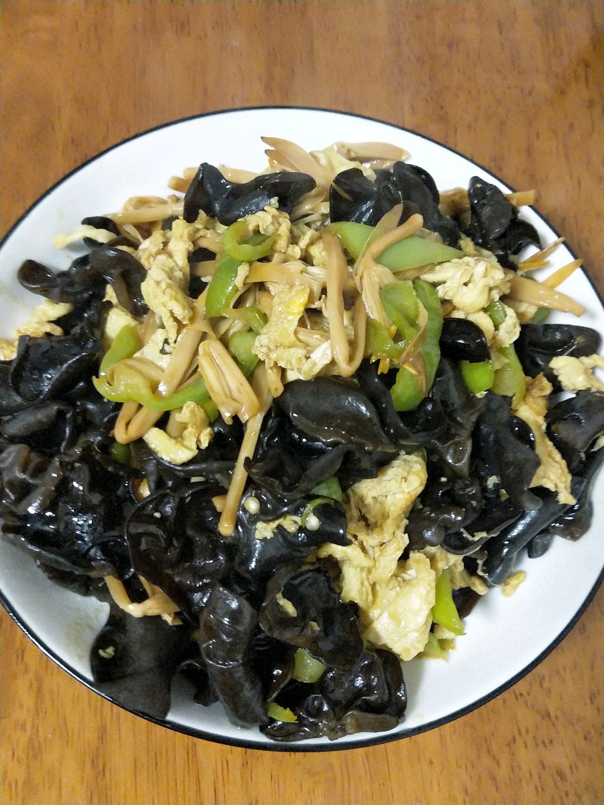 黄花木耳炒鸡蛋