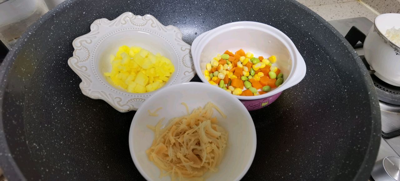 黄金菠萝炒饭