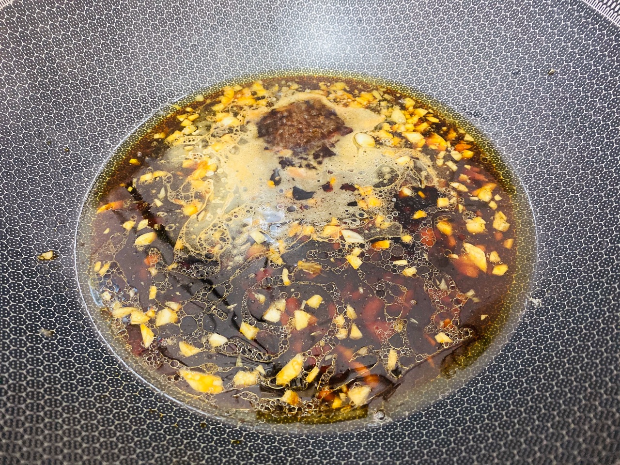 黄金鲈鱼煲