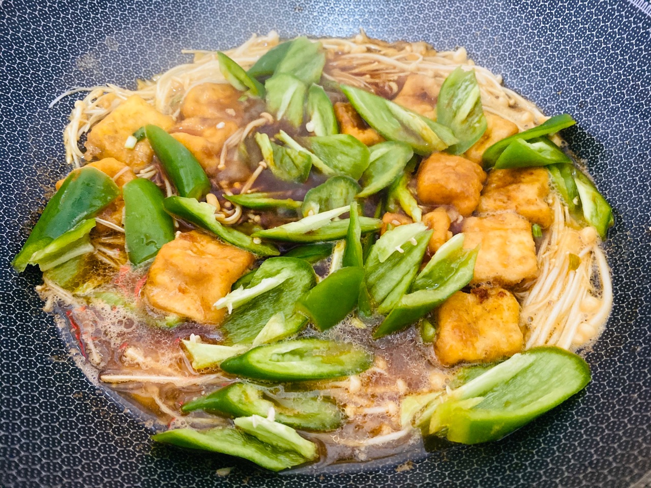 黄金鲈鱼煲