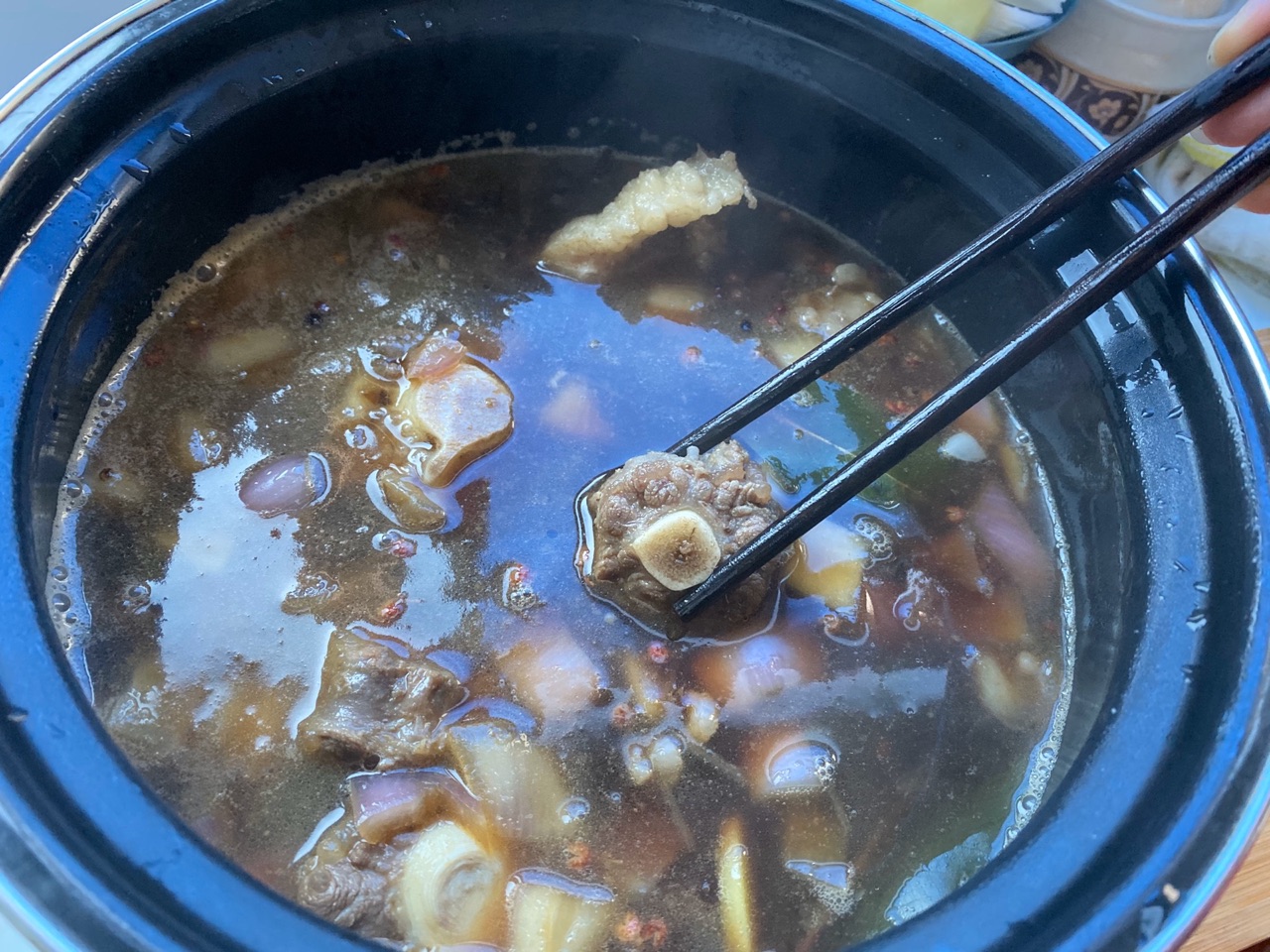 黄酒炖牛尾