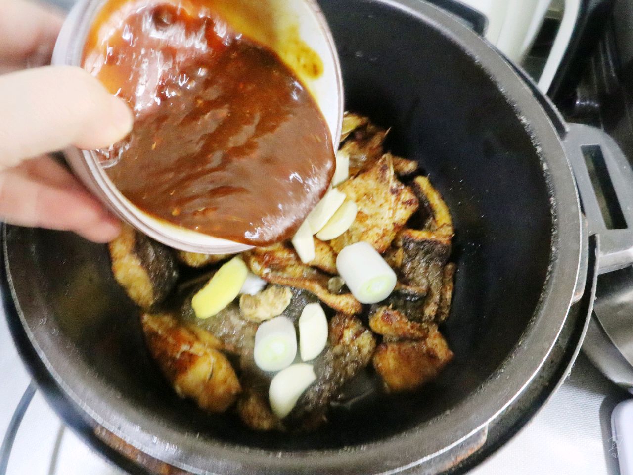 黄焖酥骨鱼块