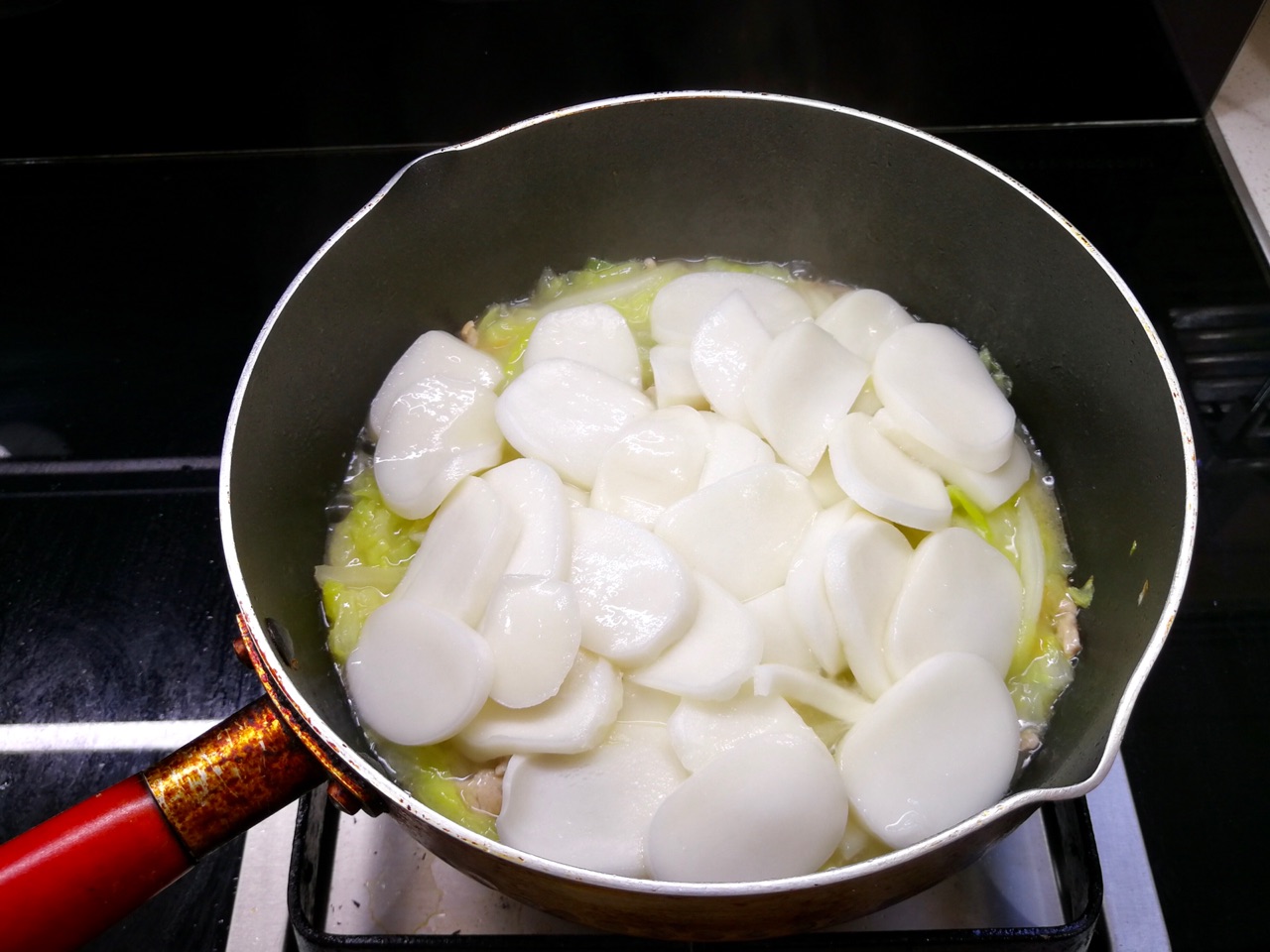 黄芽菜肉丝炒年糕
