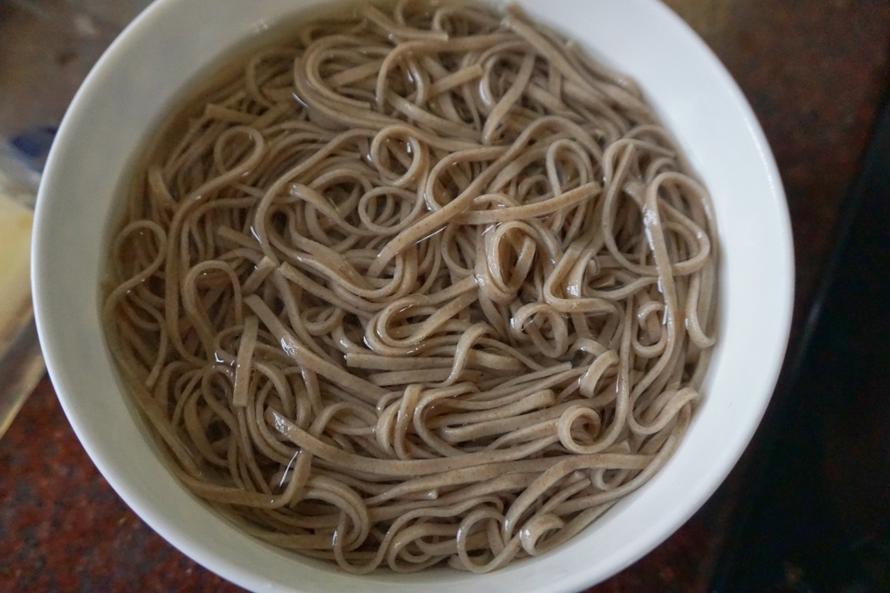 黄油鳕鱼果蔬蛋沙拉
