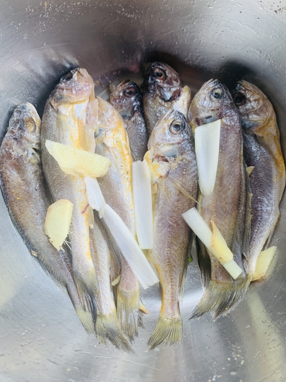 黄鱼干炸