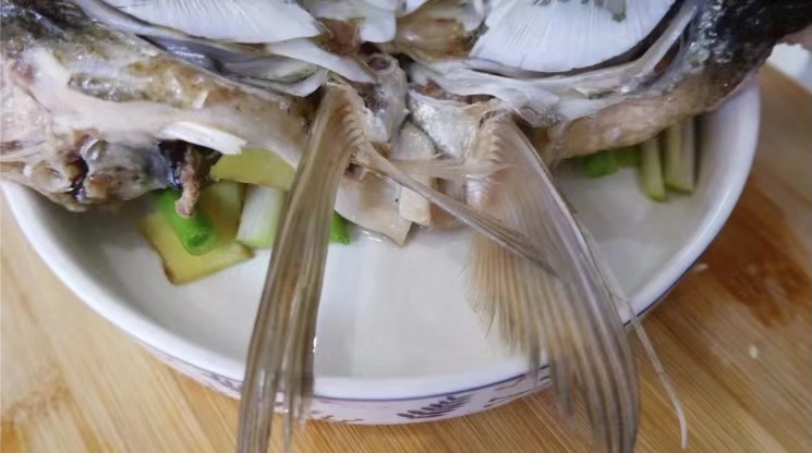 回味无穷的剁椒鱼头