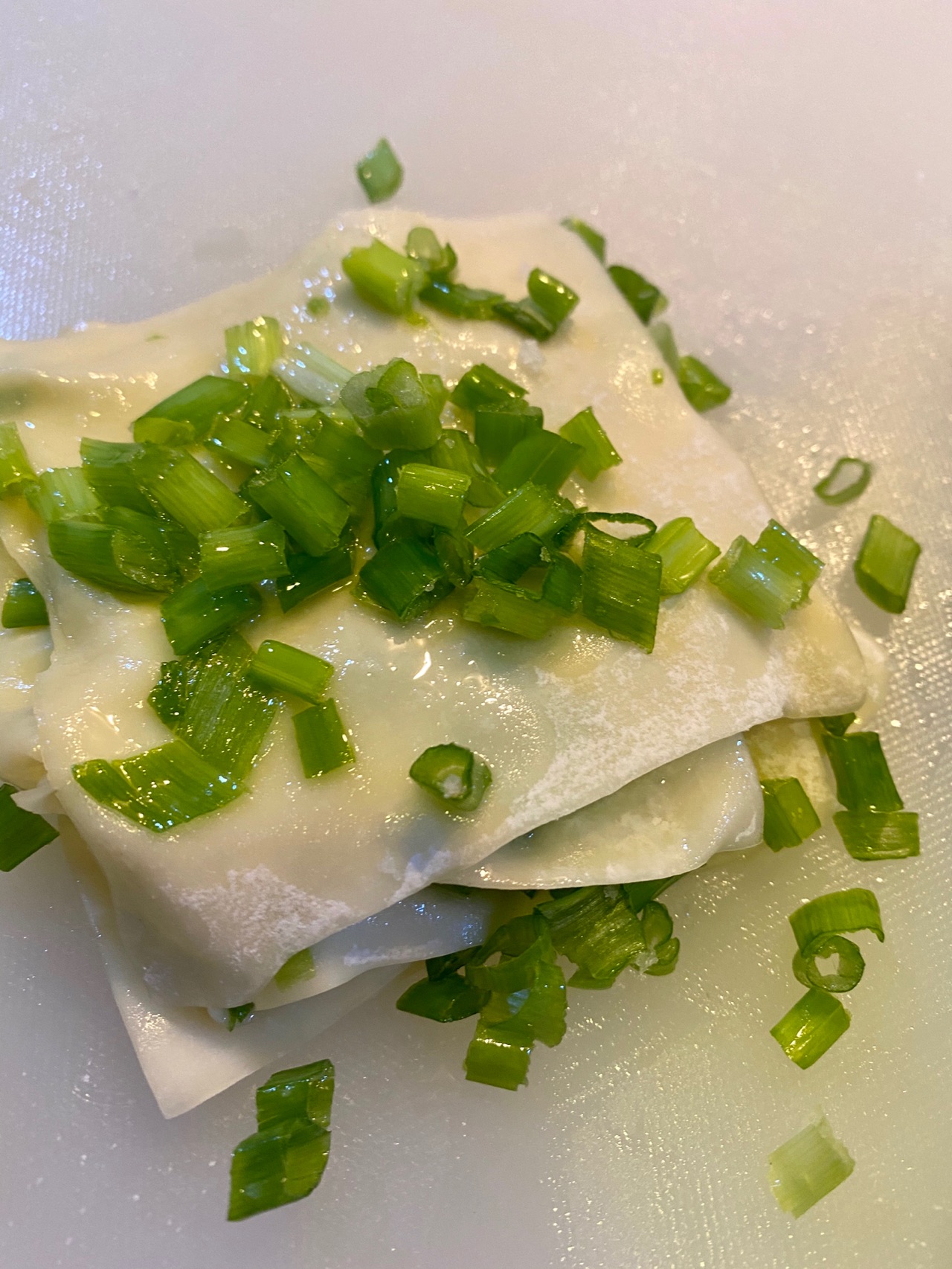 馄炖皮葱油饼