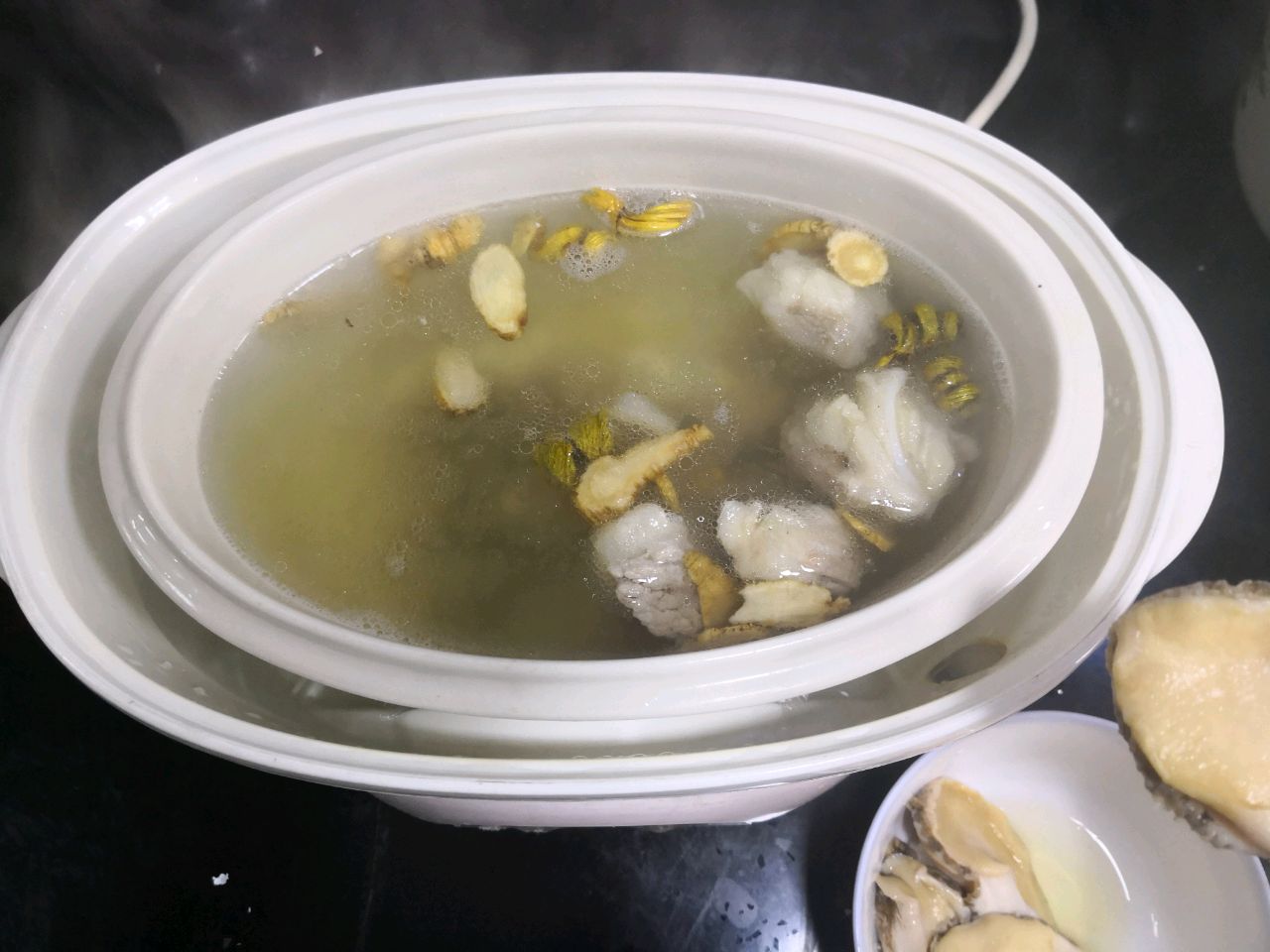 藿斛西洋参炖鲍鱼
