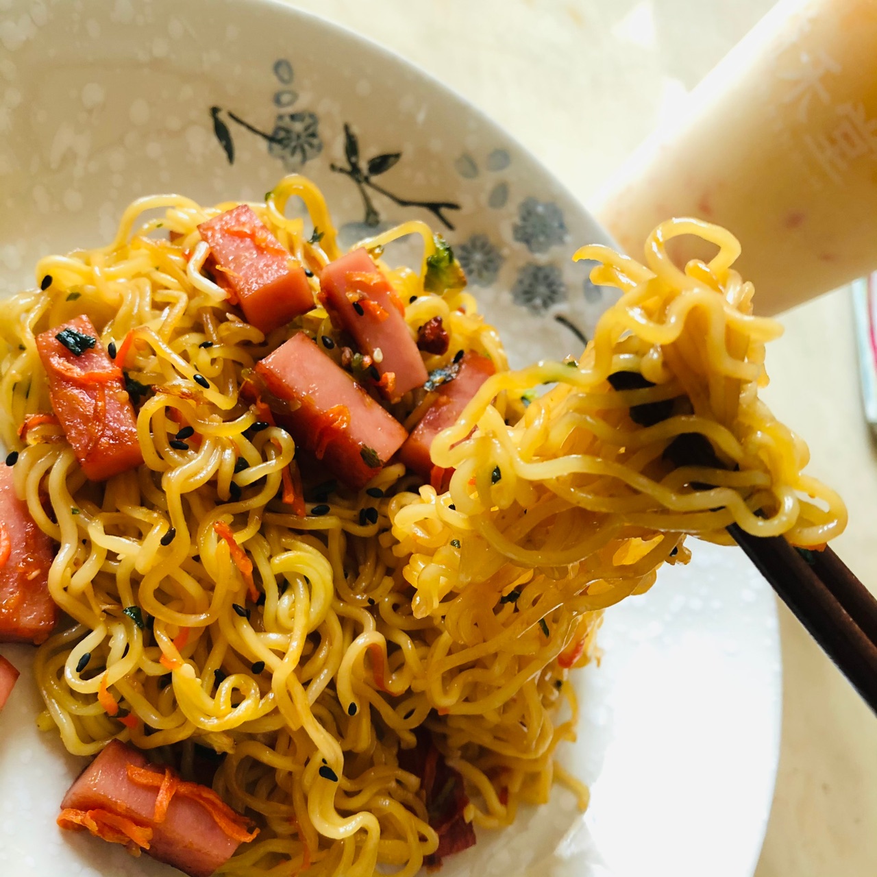 火腿炒方便面