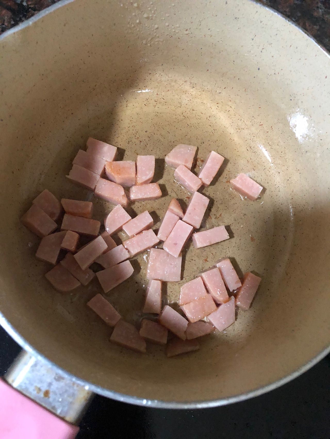 火腿鸡蛋拌面