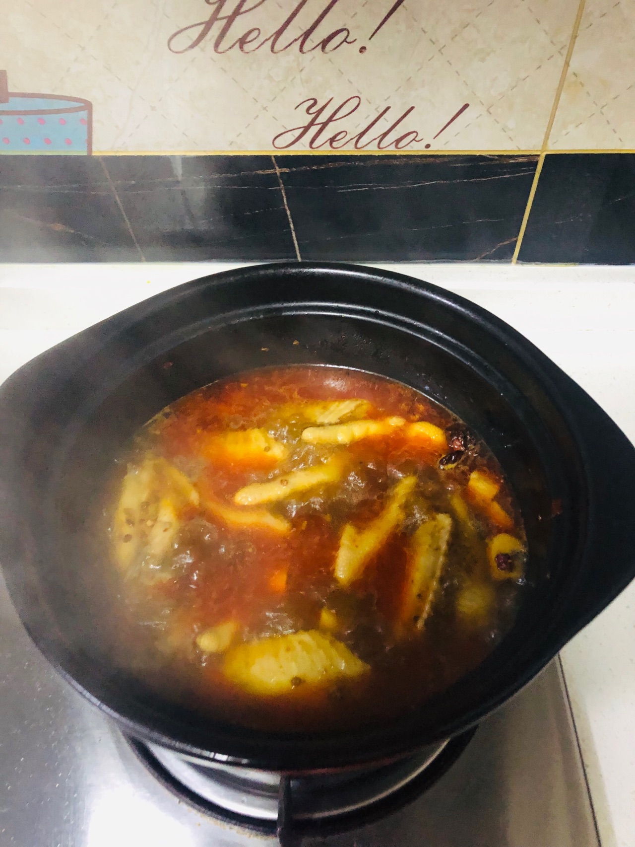 鸡翅鸡爪砂锅煲