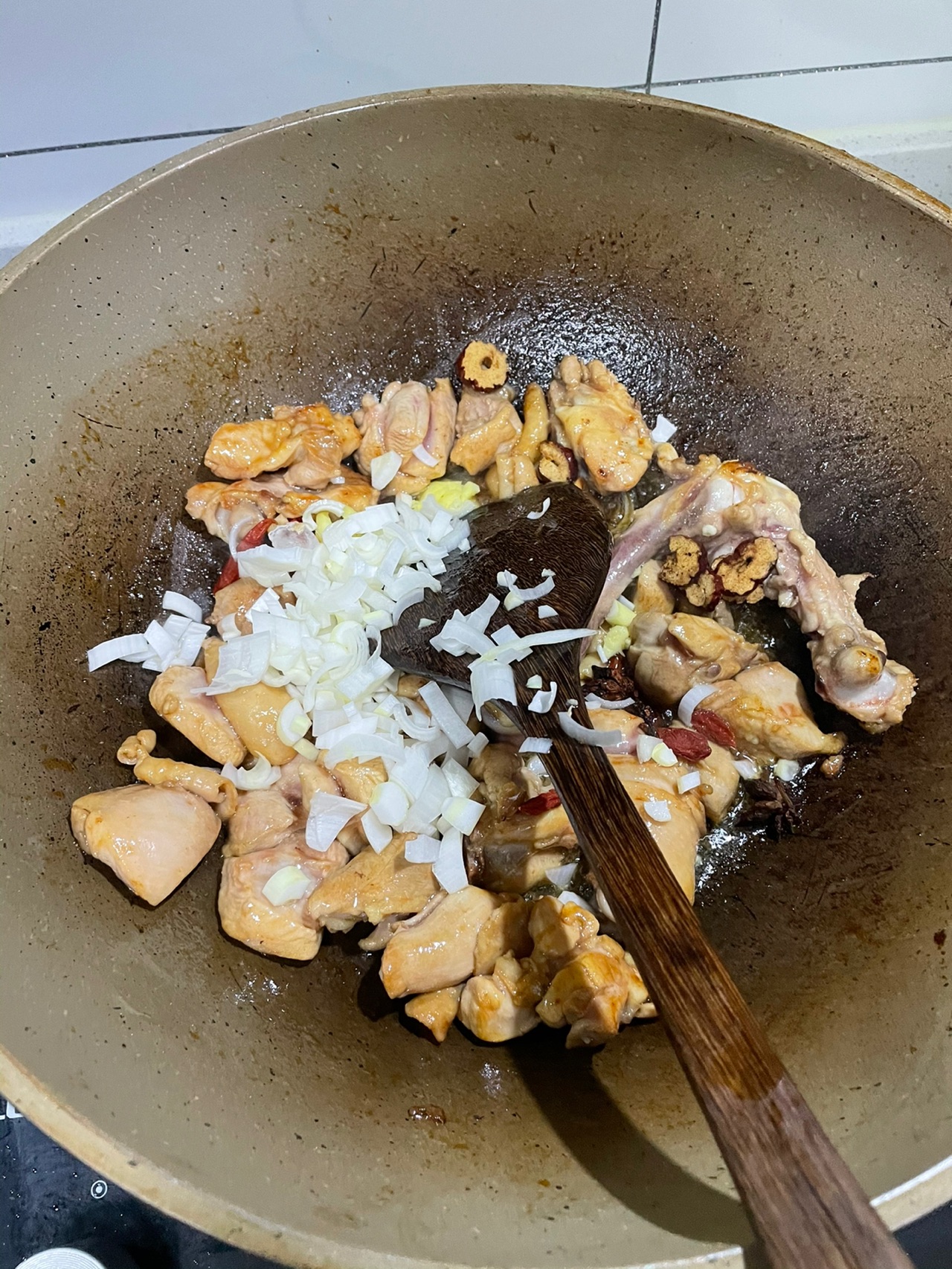 鸡大腿炖香菇土豆