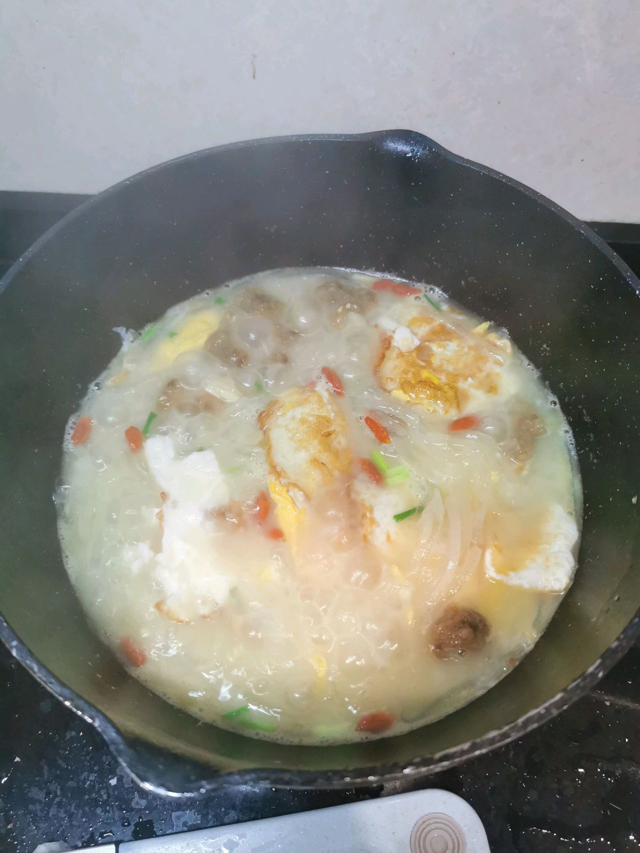 鸡蛋牛肉丸萝卜丝汤