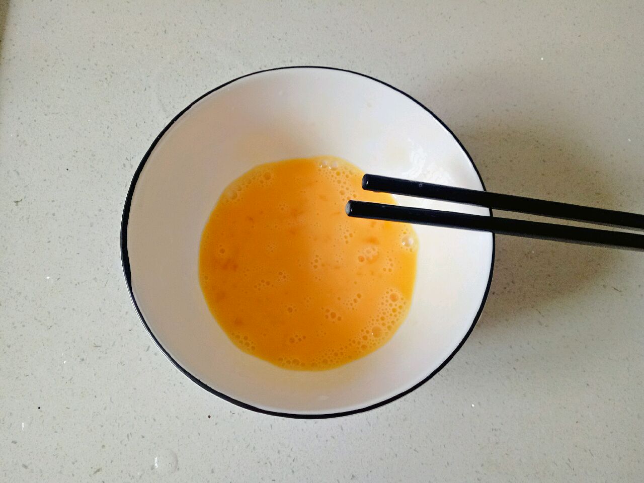 鸡蛋小米粥