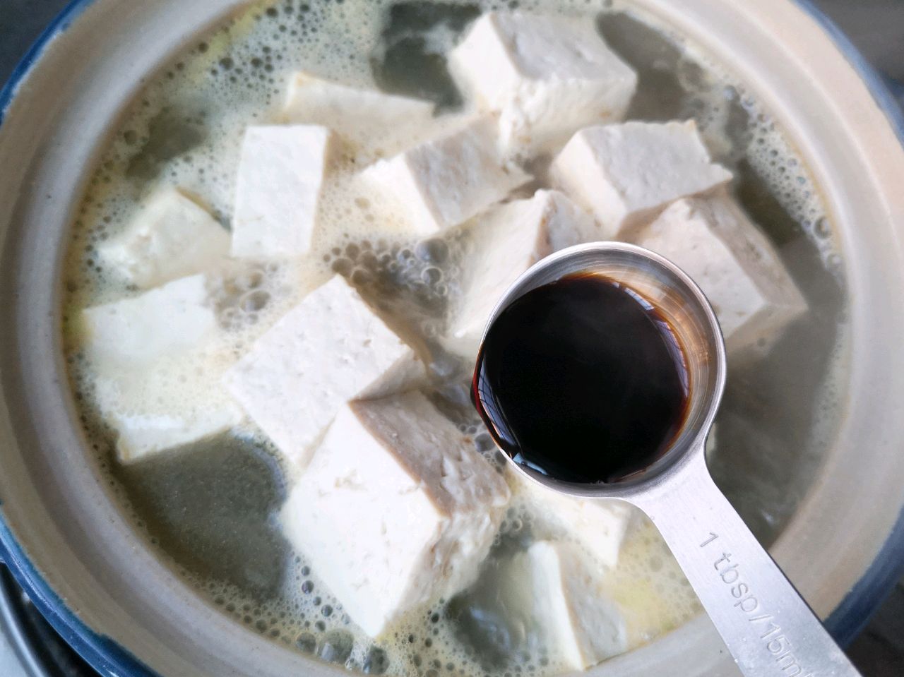 脊骨海带豆腐汤,简单易做暖胃清爽还减脂